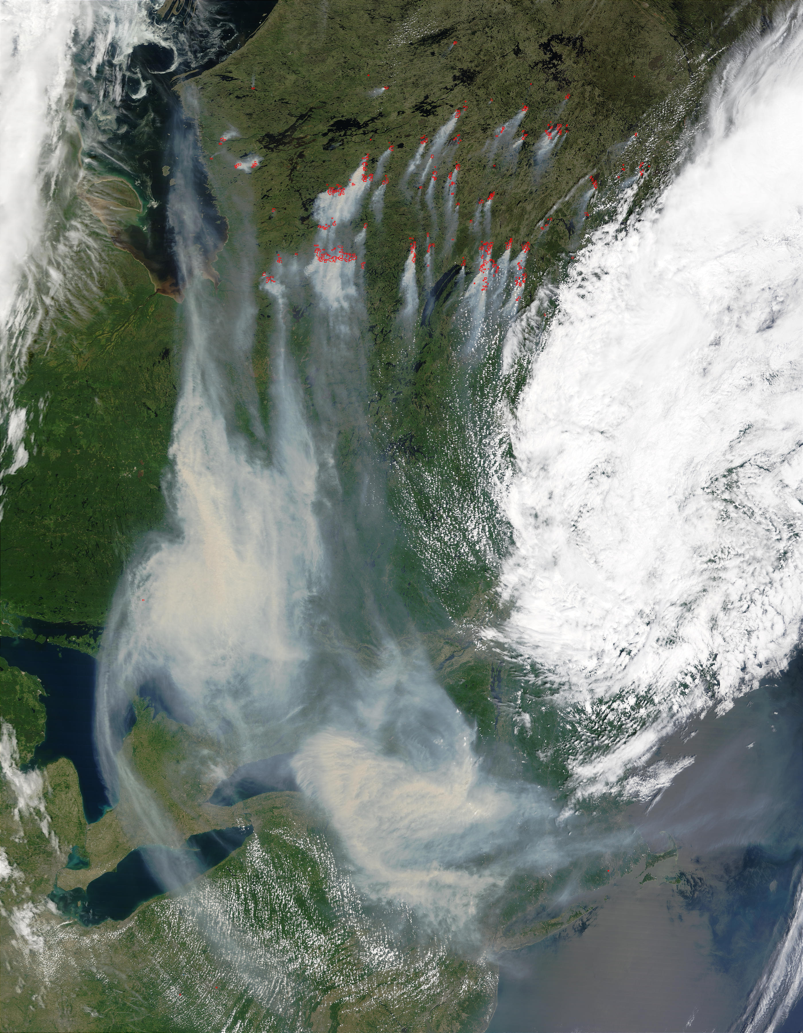 Wildfires and smoke in Quebec, Canada - related image preview