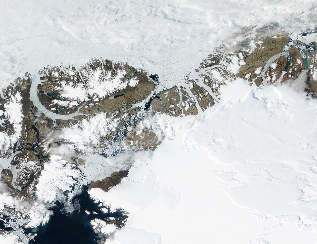 Ellesmere Island (Canada) and Greenland North Coast - related image preview