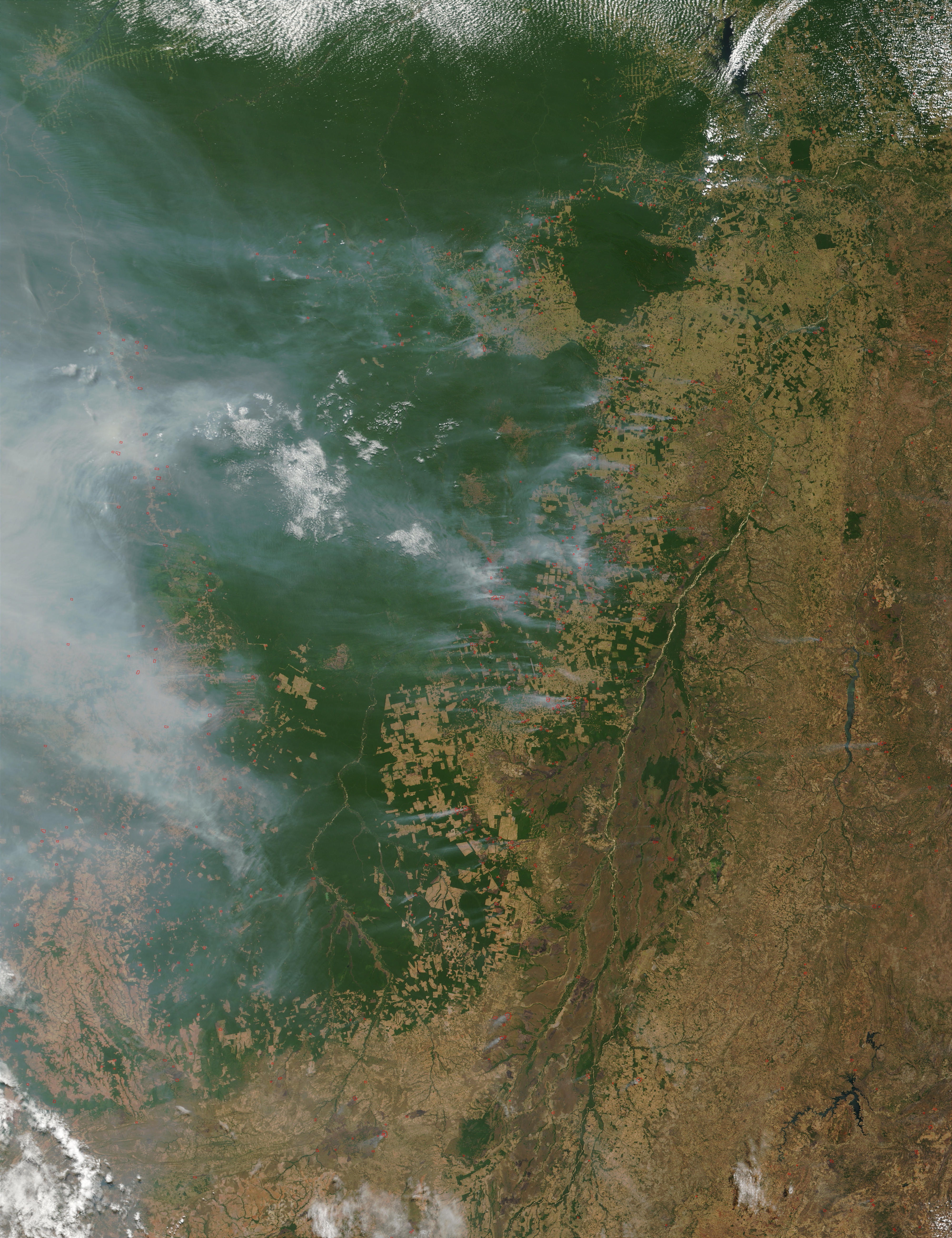 Fires and smoke in Central Brazil - related image preview