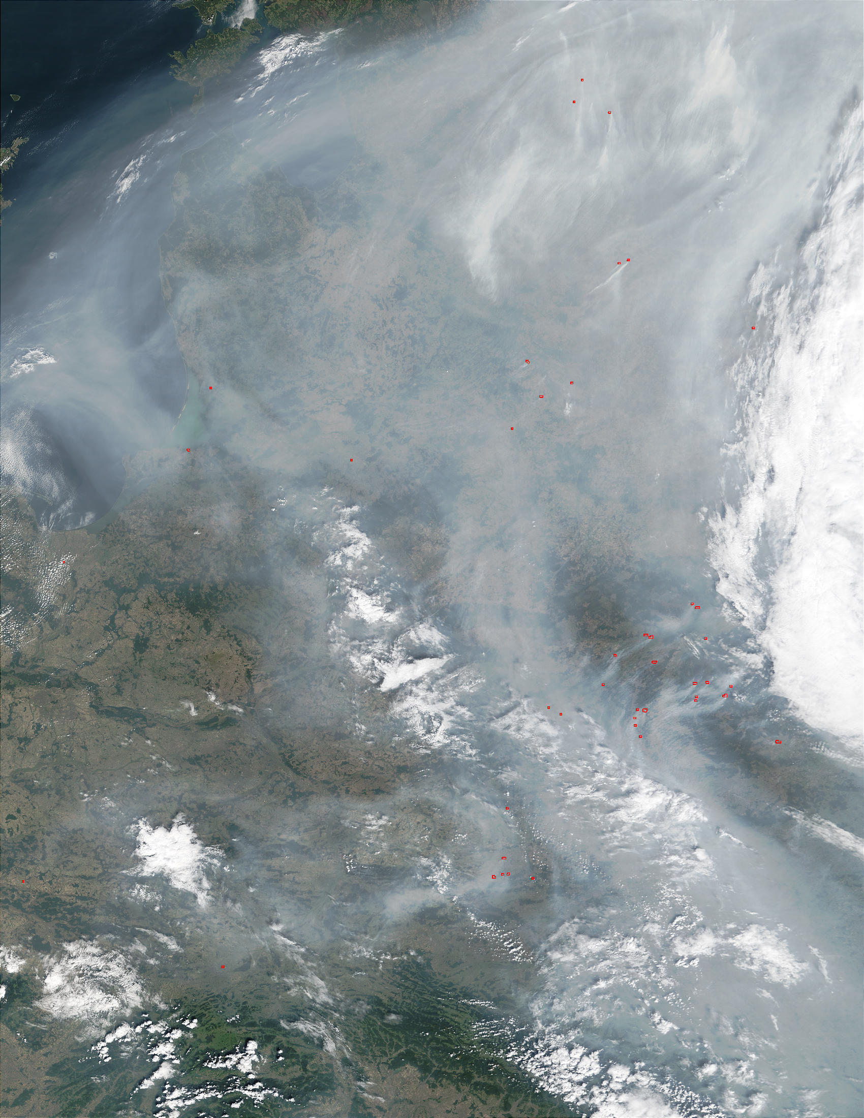 Fires and smoke in North Central Europe - related image preview