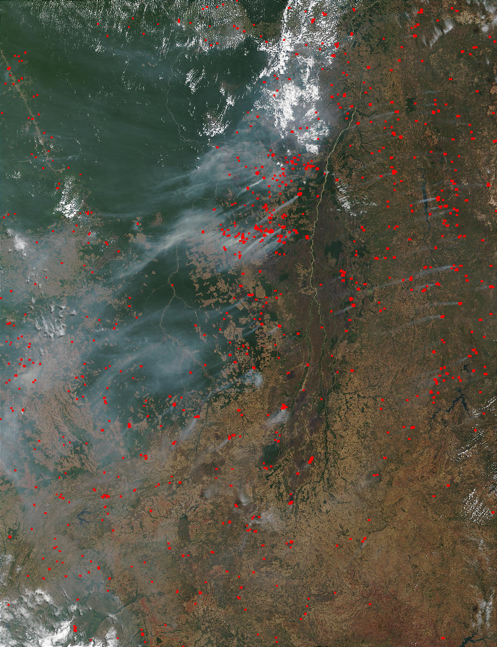 Fires and smoke in Central Brazil - related image preview