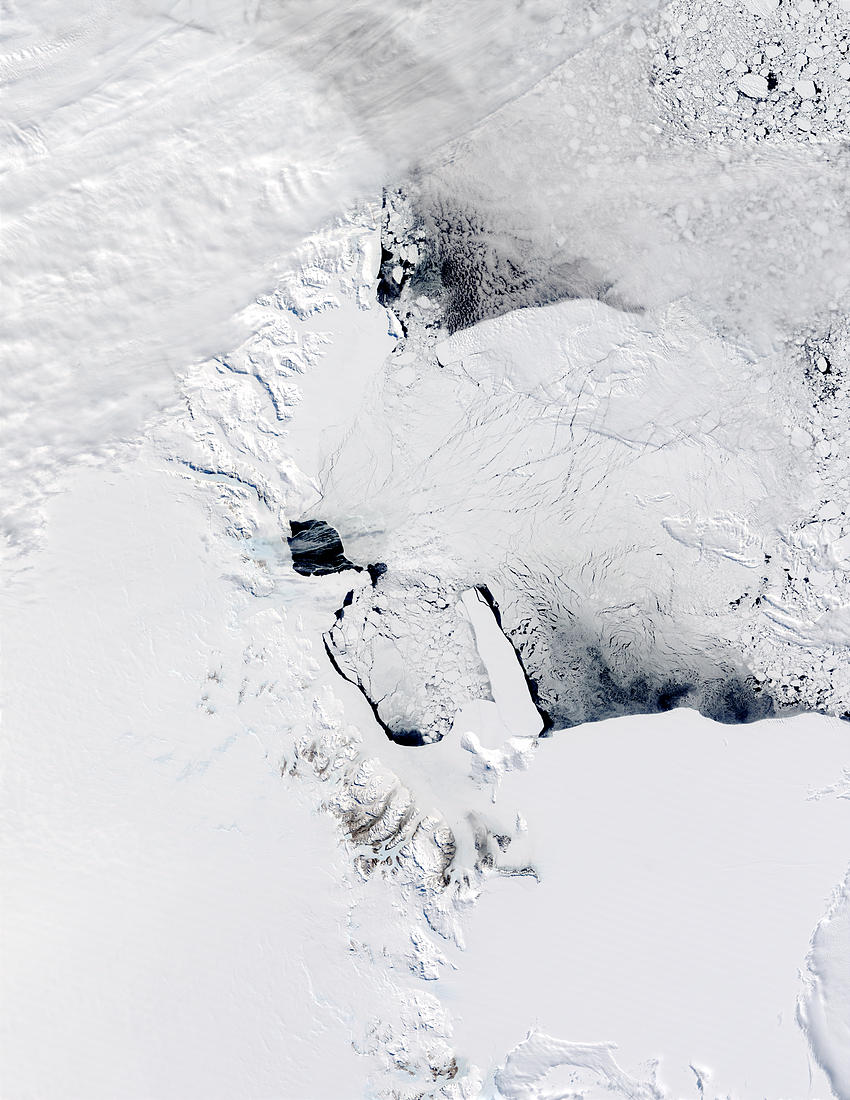 B-15A, C-16, and C-19 icebergs in the Ross Sea, Antarctica - related image preview