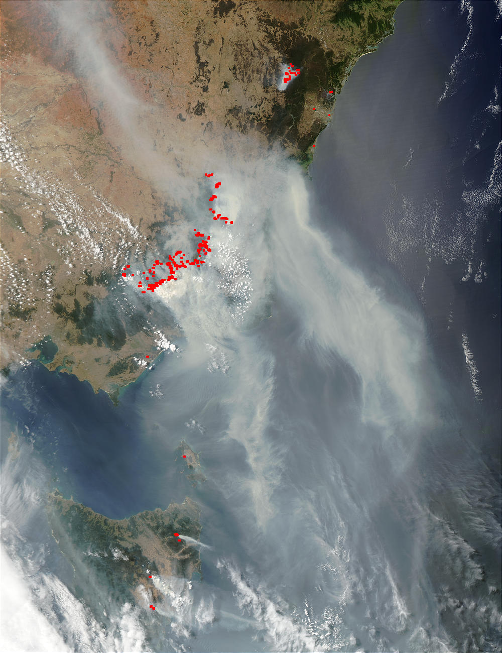 Fires and smoke in Southeast Australia and Tasmania - related image preview