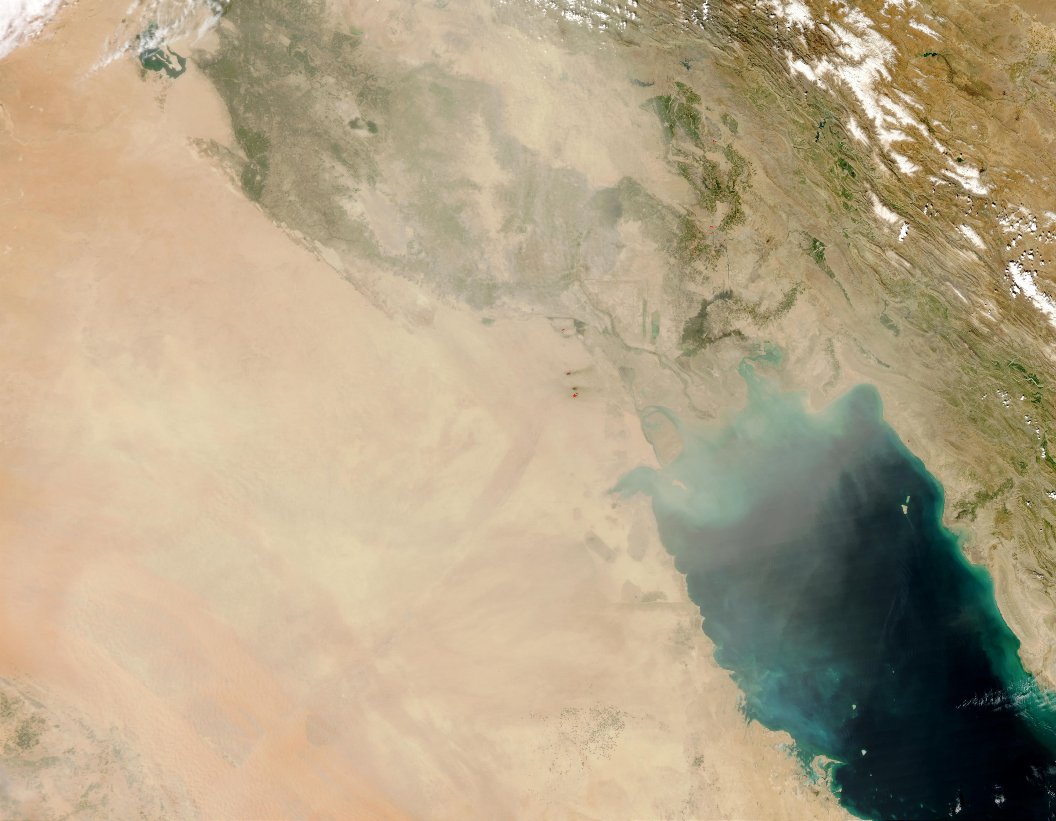 Dust storm in Iraq and Kuwait - related image preview