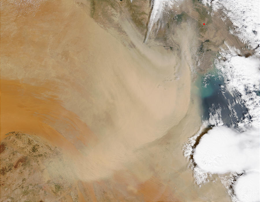 Dust storm over Kuwait and Southern Iraq - related image preview