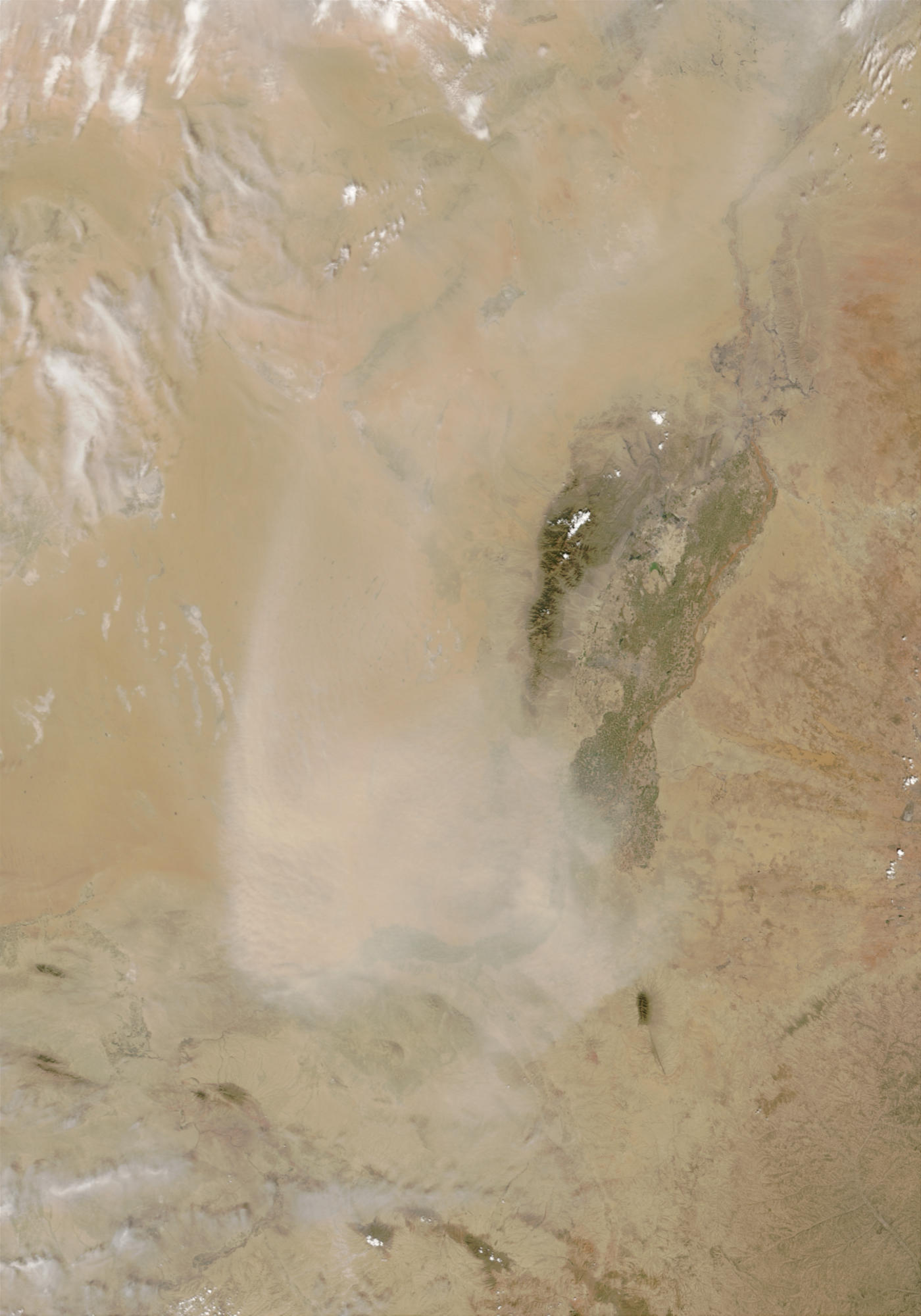 Dust storm in Tengger Desert, northcentral China - related image preview