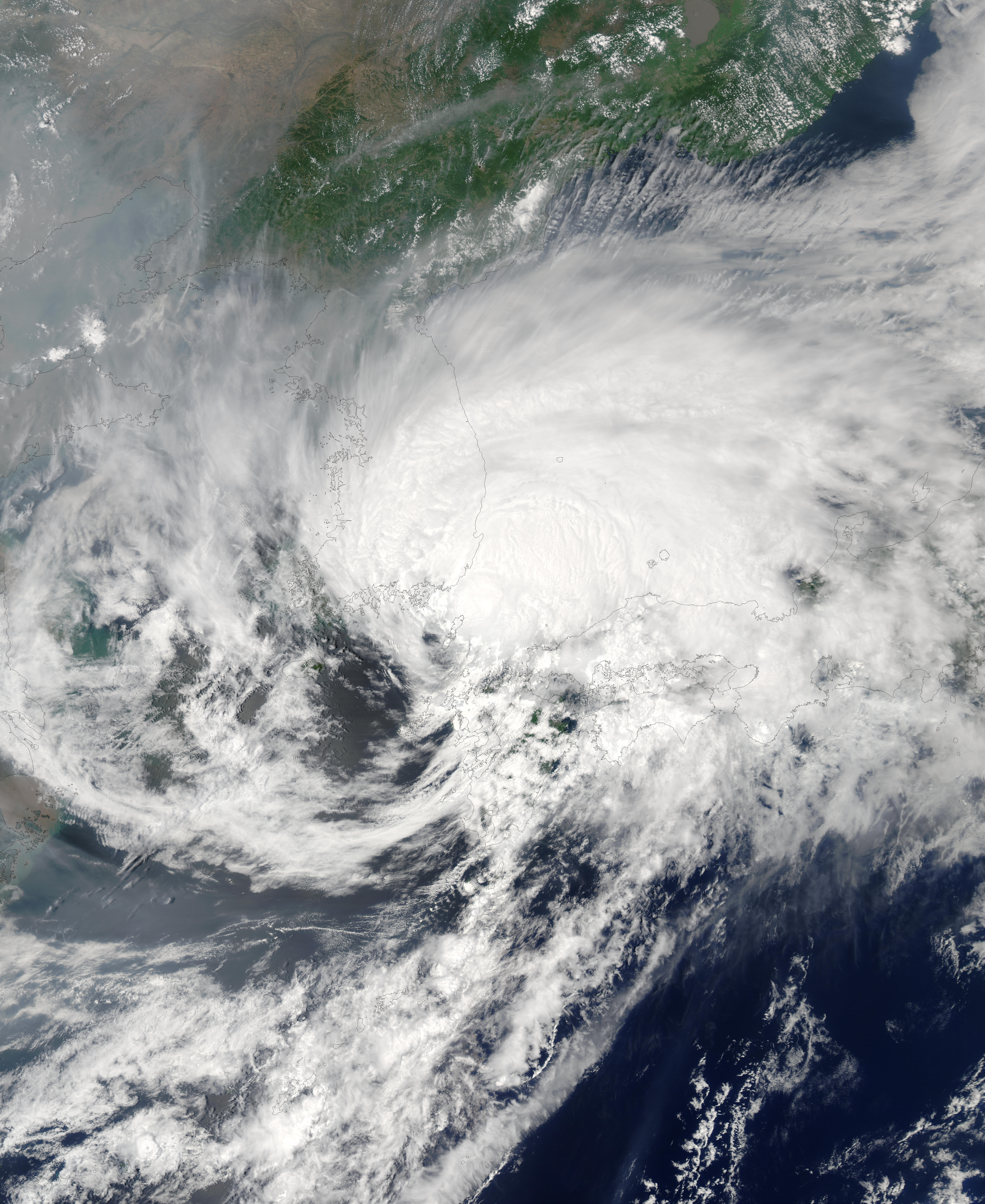 Typhoon Soudelor (07W) between Korea and Japan - related image preview