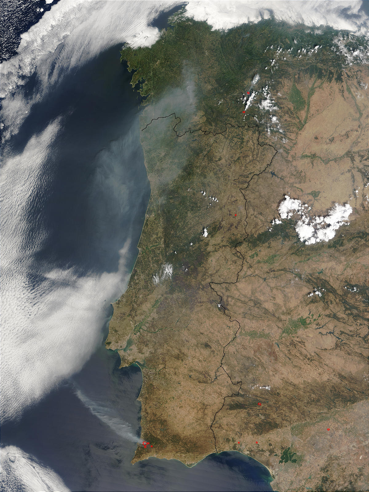 Fires and smoke in Portugal - related image preview