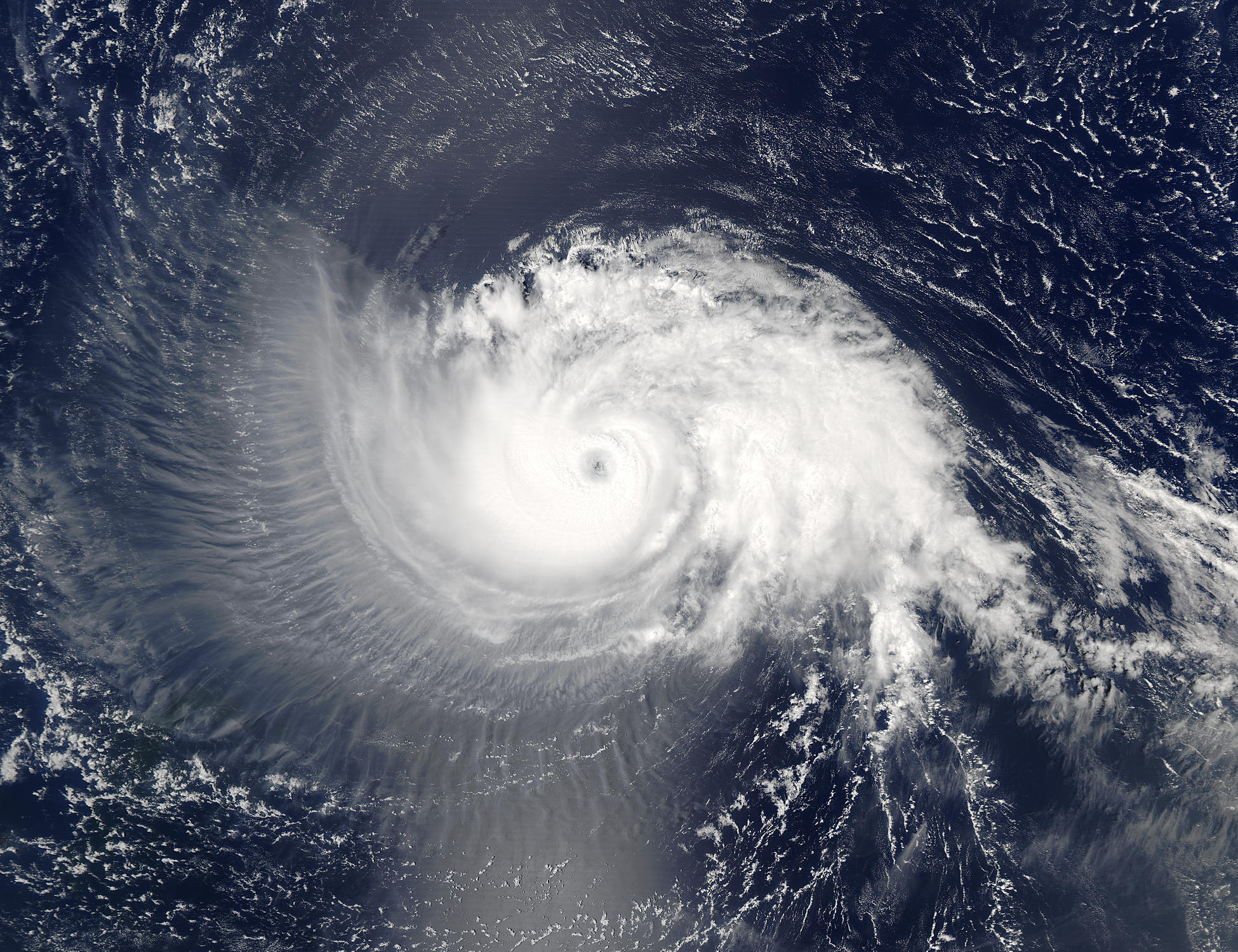 Hurricane Isabel, North Atlantic Ocean - related image preview
