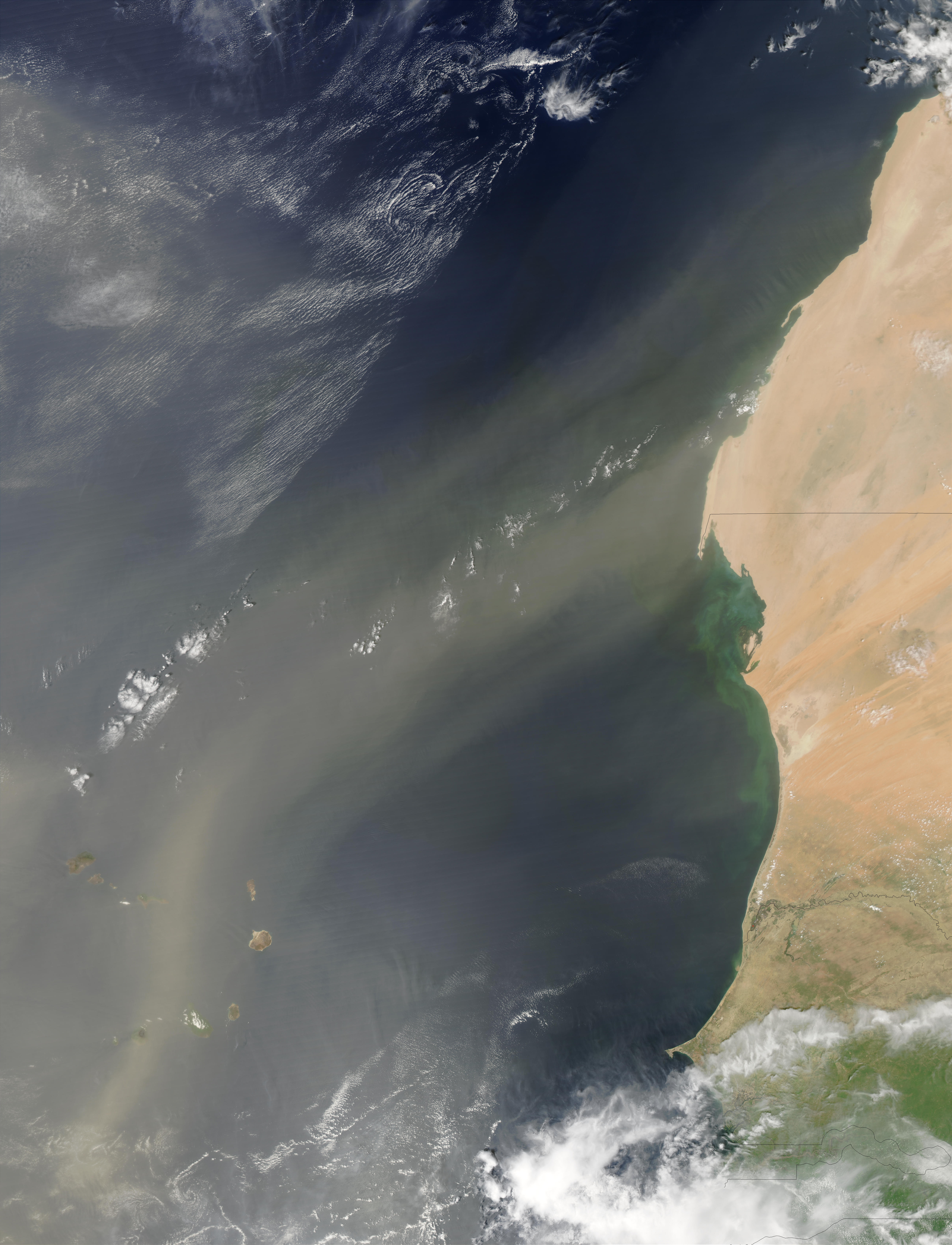 Saharan dust over the Atlantic Ocean - related image preview