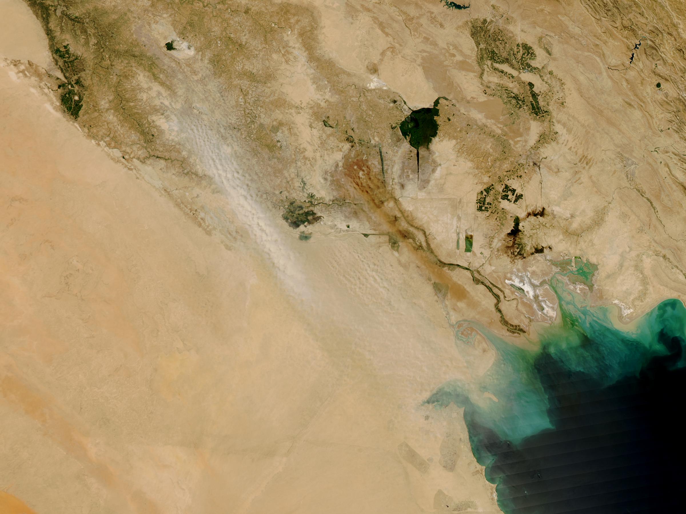 Dust storm in Southern Iraq - related image preview