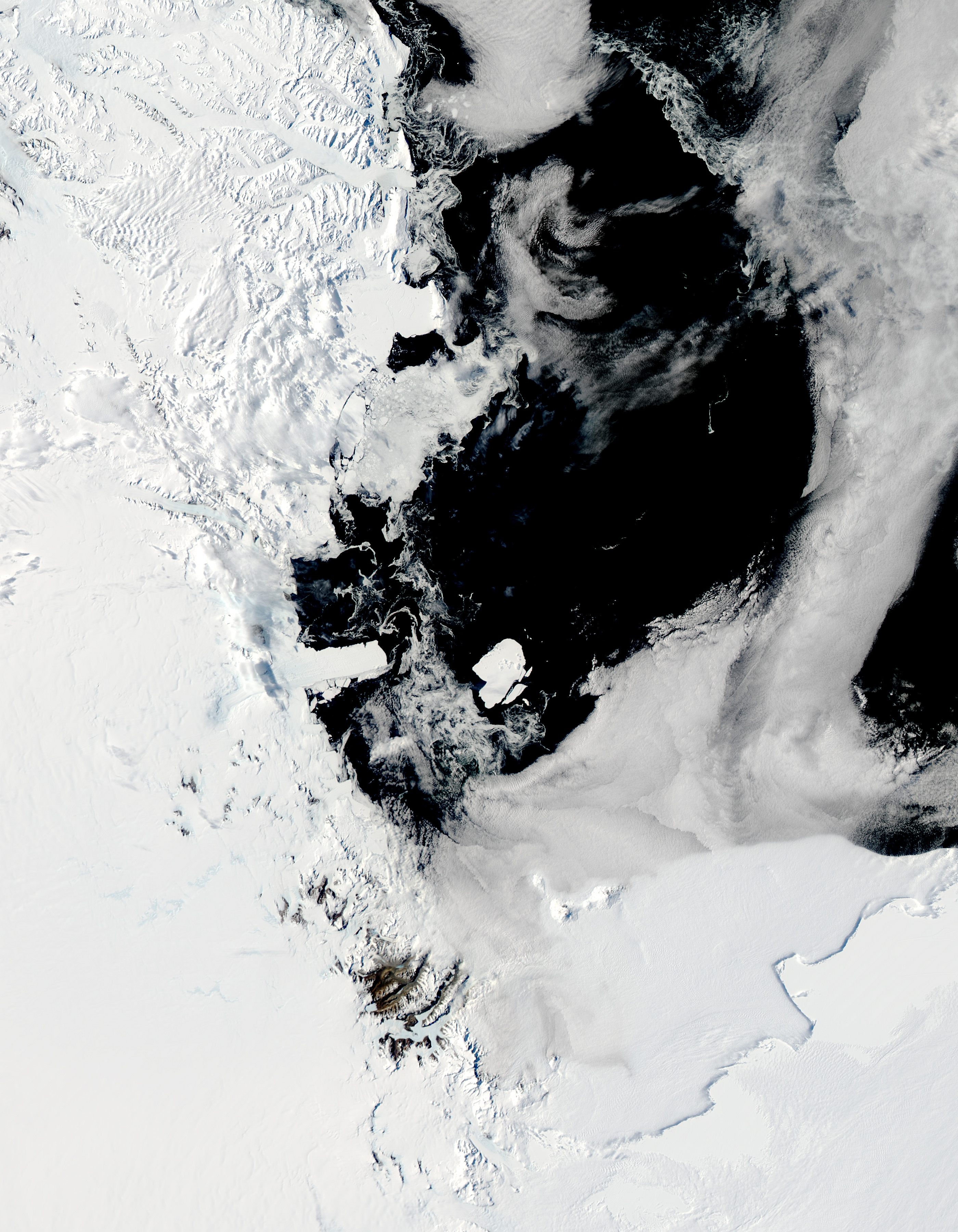 Another Iceberg from Former Ross Sea Giant  - related image preview