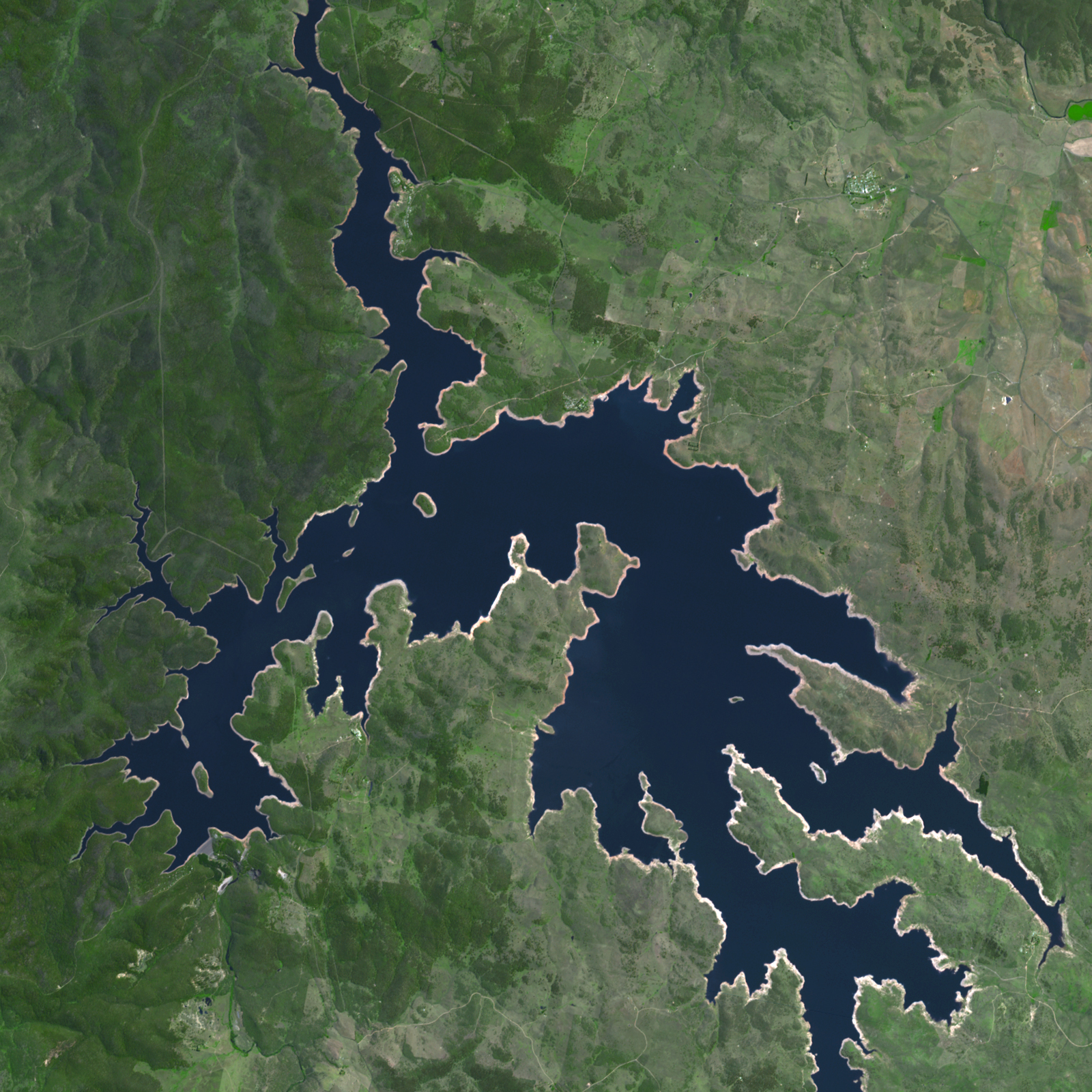Drought Shrinks Australia’s Lake Eucumbene - related image preview