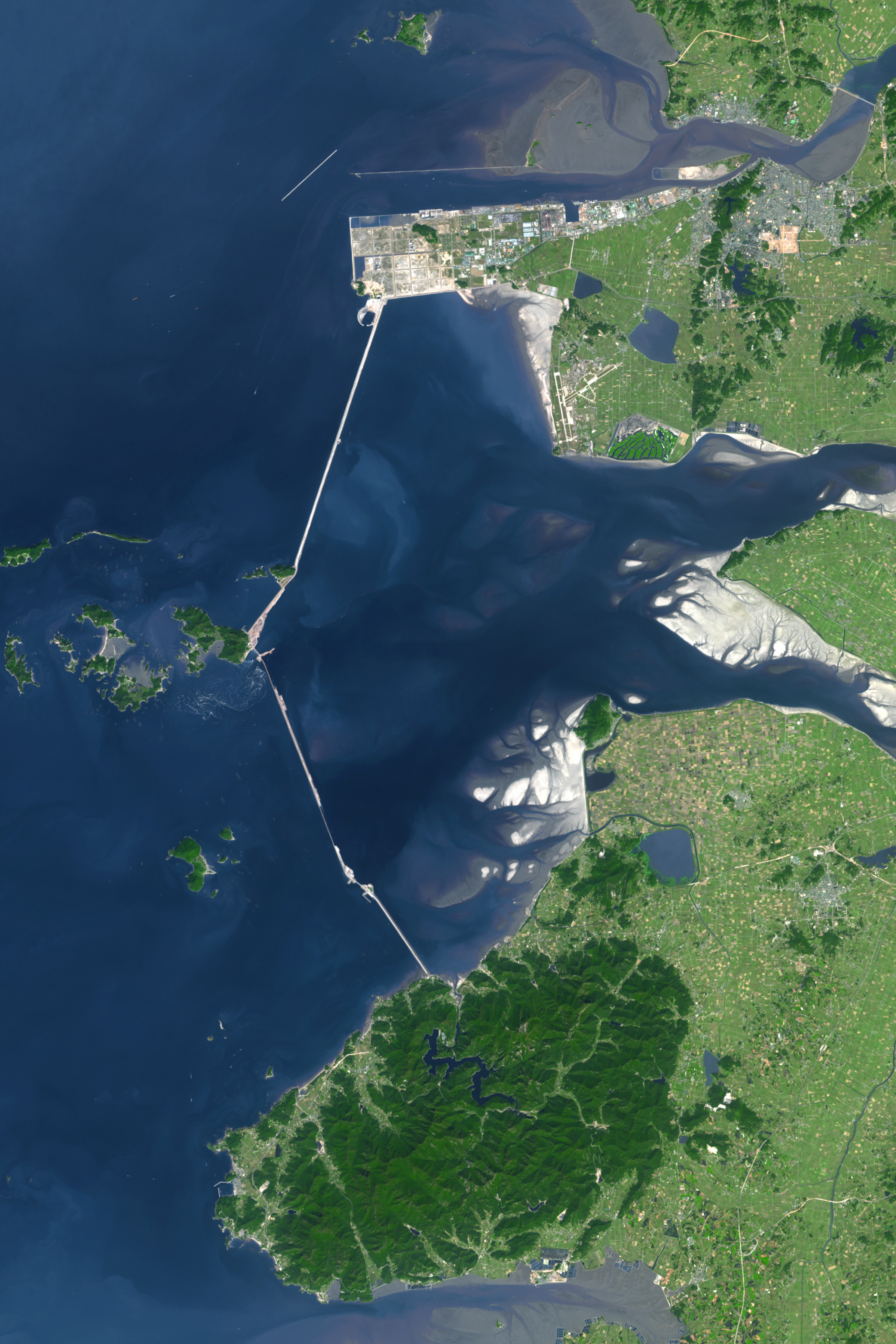 Changes to the Saemangeum Estuary, South Korea - related image preview