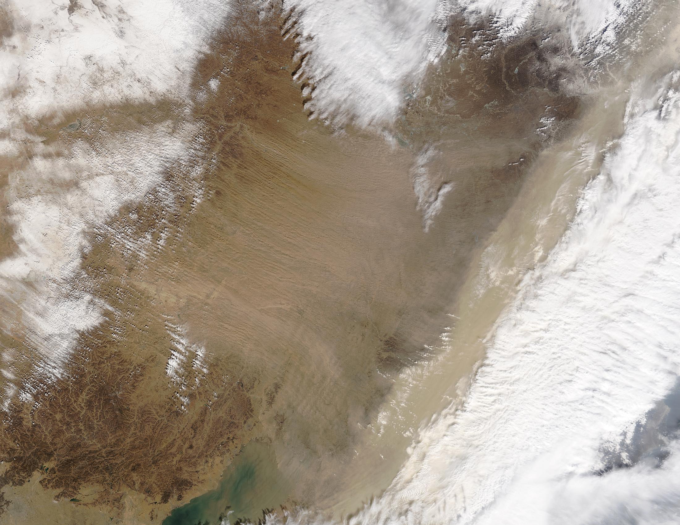 Dust storm across Eastern China (morning overpass) - related image preview