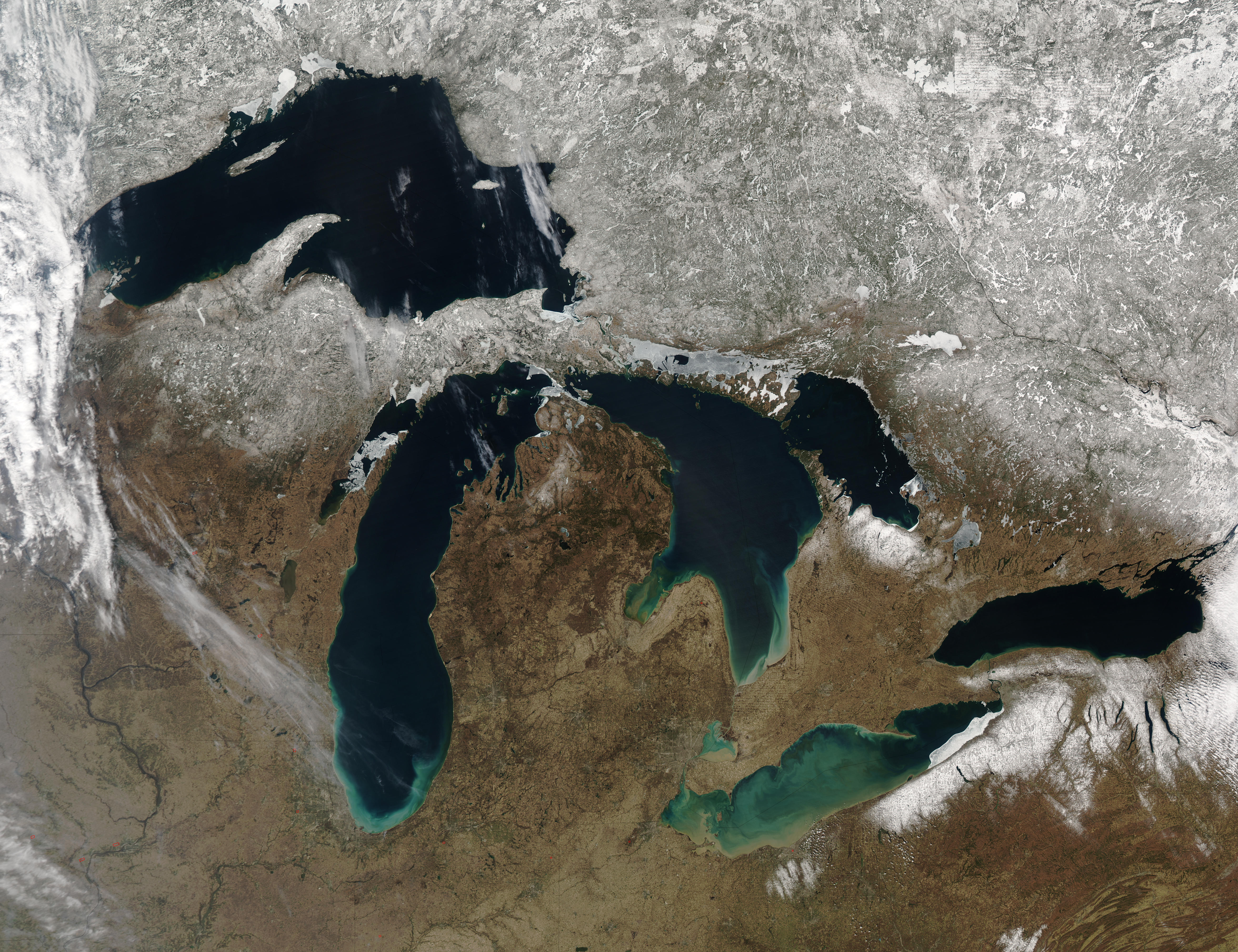 Самое восточное из великих озер 7. Озеро Гурон космический снимок. Озеро Мичиган вид из космоса. Великие озера Северной Америки. Великие озёра Северной Америки со спутника из космоса.