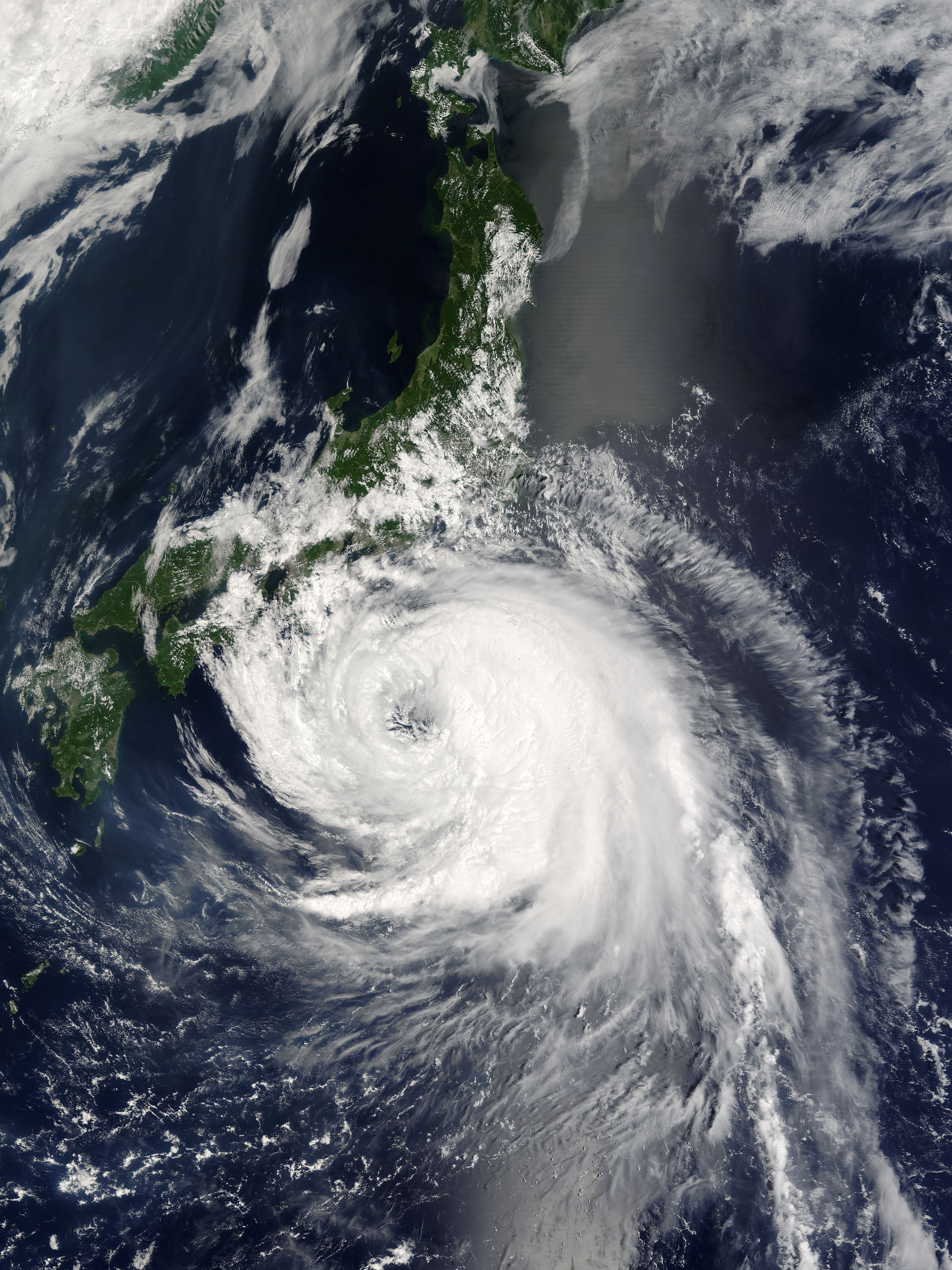 Typhoon Namtheun (13W) south of Japan - related image preview