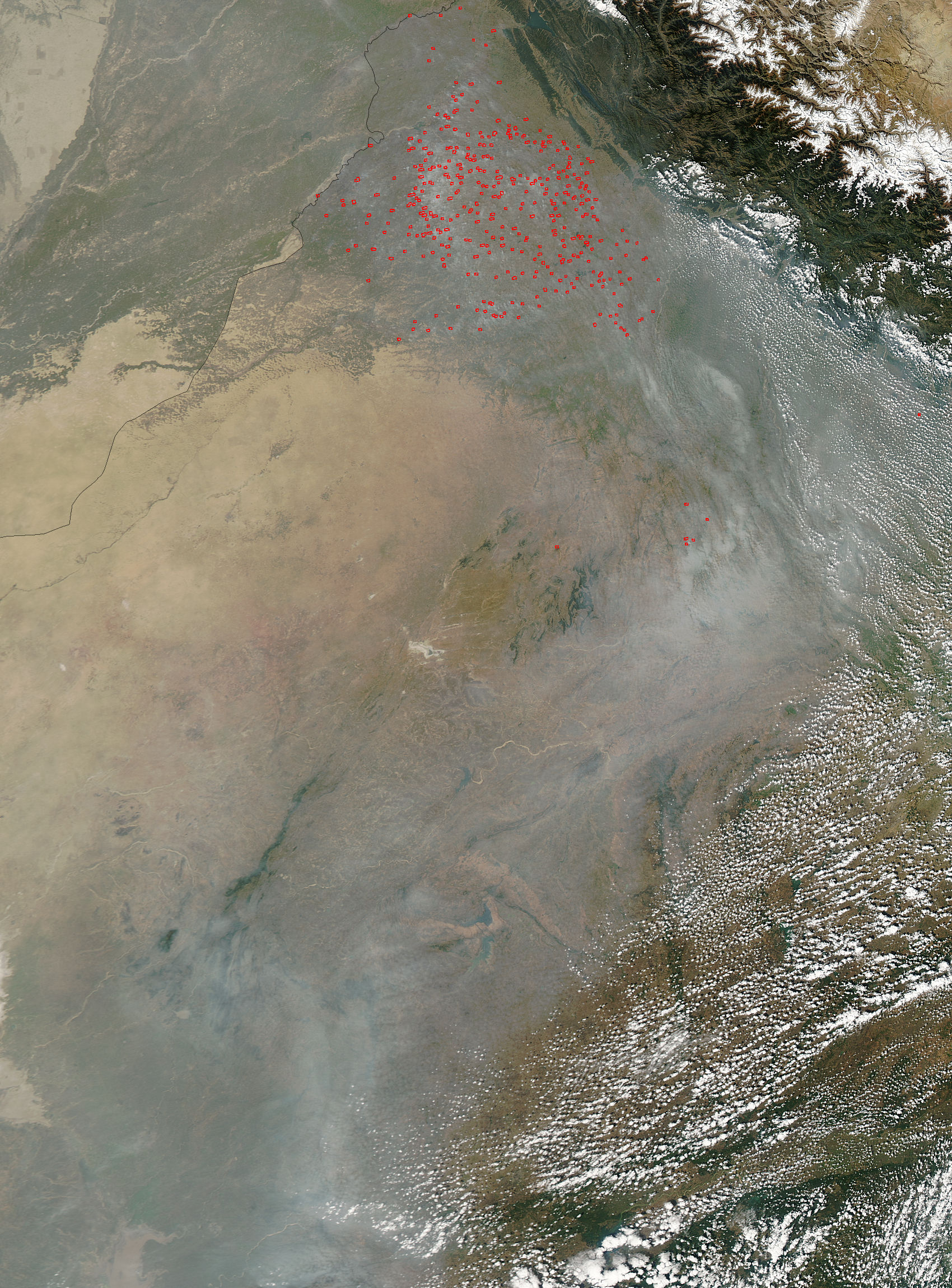 Smoke from agricultural fires in Western India - related image preview