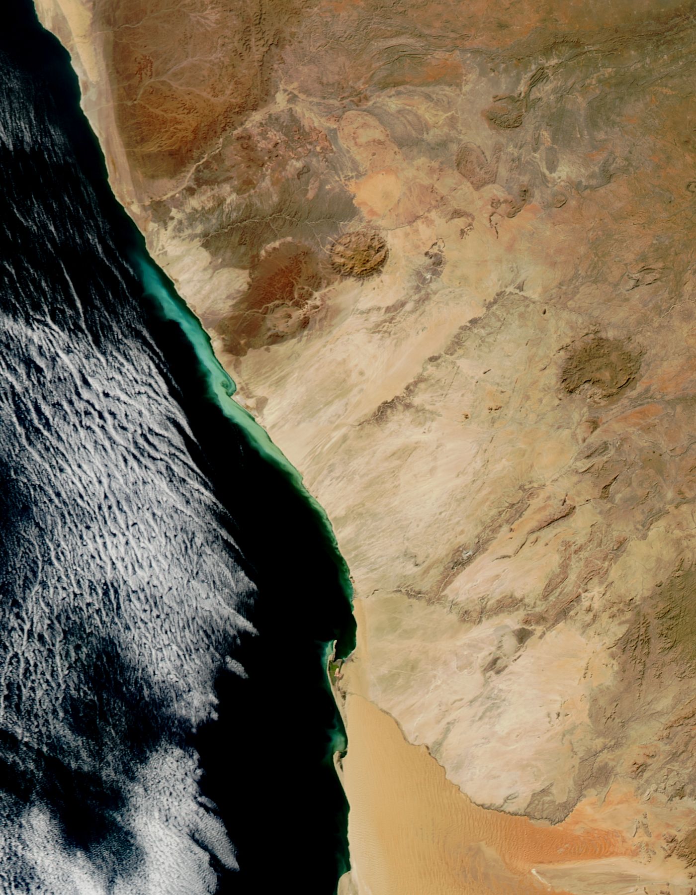 Hydrogen sulphide eruptions along the coast of Namibia - related image preview