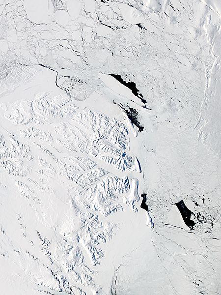 Breakup of B-15A iceberg in the Ross Sea, Antarctica - related image preview