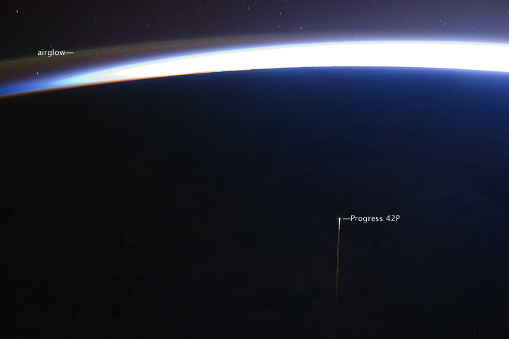 Re-entry of Progress Spacecraft 42P