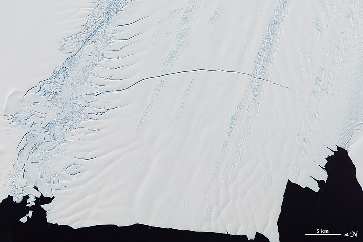 Crack in the Pine Island Glacier