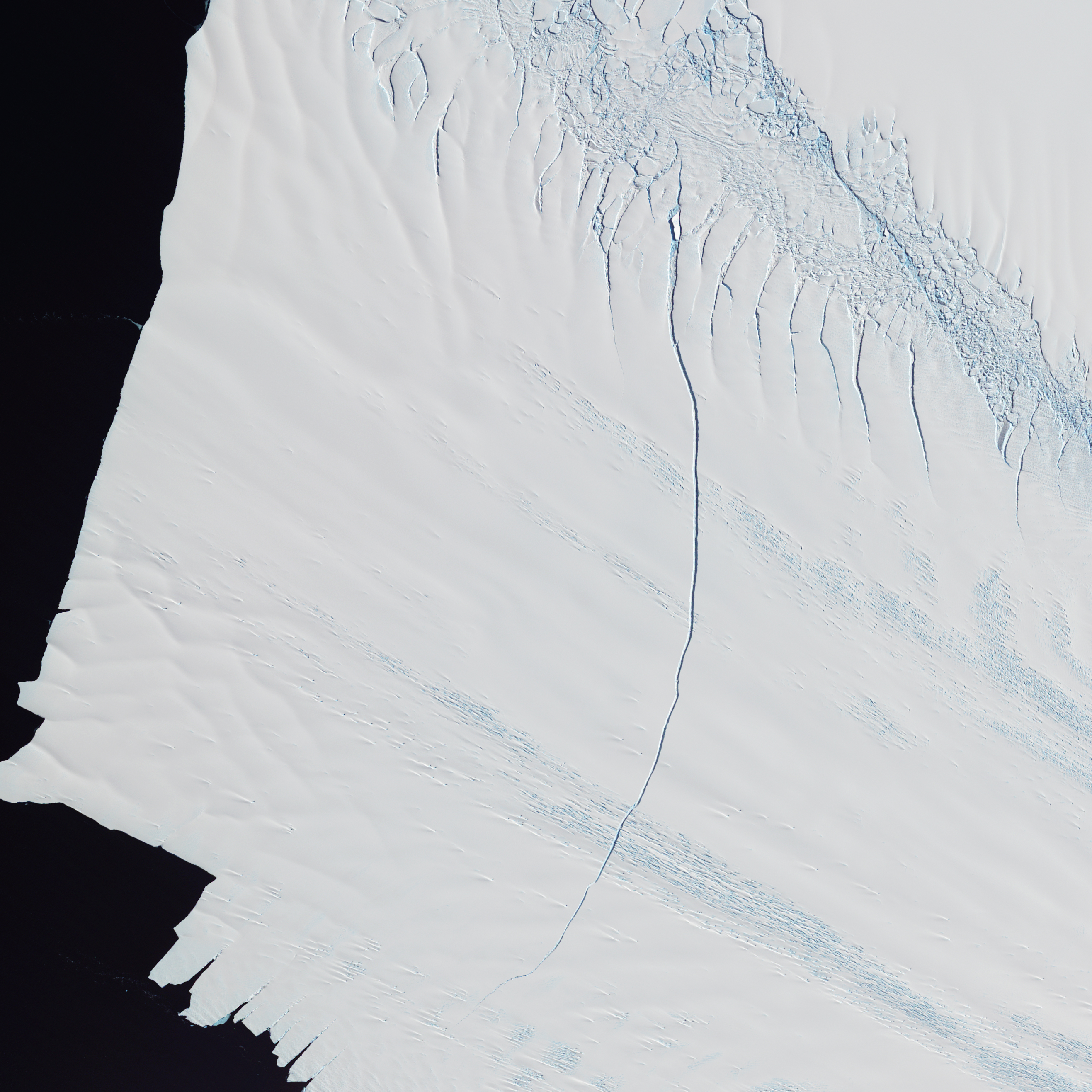 Crack in the Pine Island Glacier - related image preview