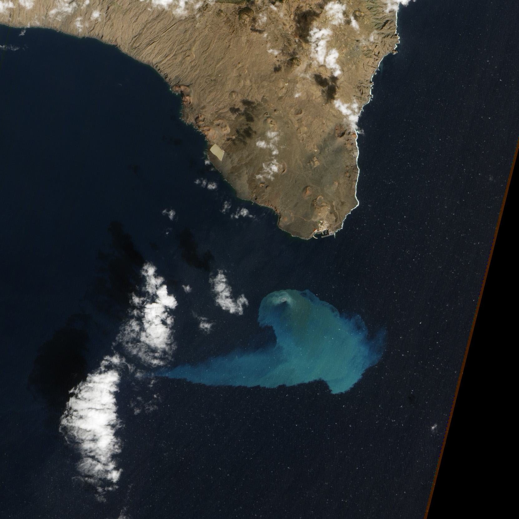 мусорный остров в тихом океане со спутника