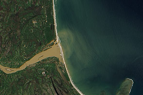 Thick Sediment in Madagascar’s Onibe River