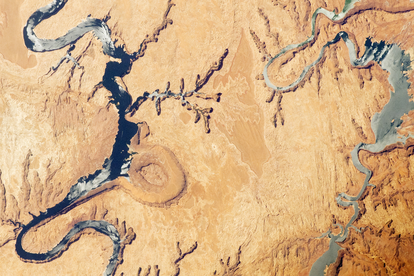 Lake Powell and The Rincon, Utah - related image preview