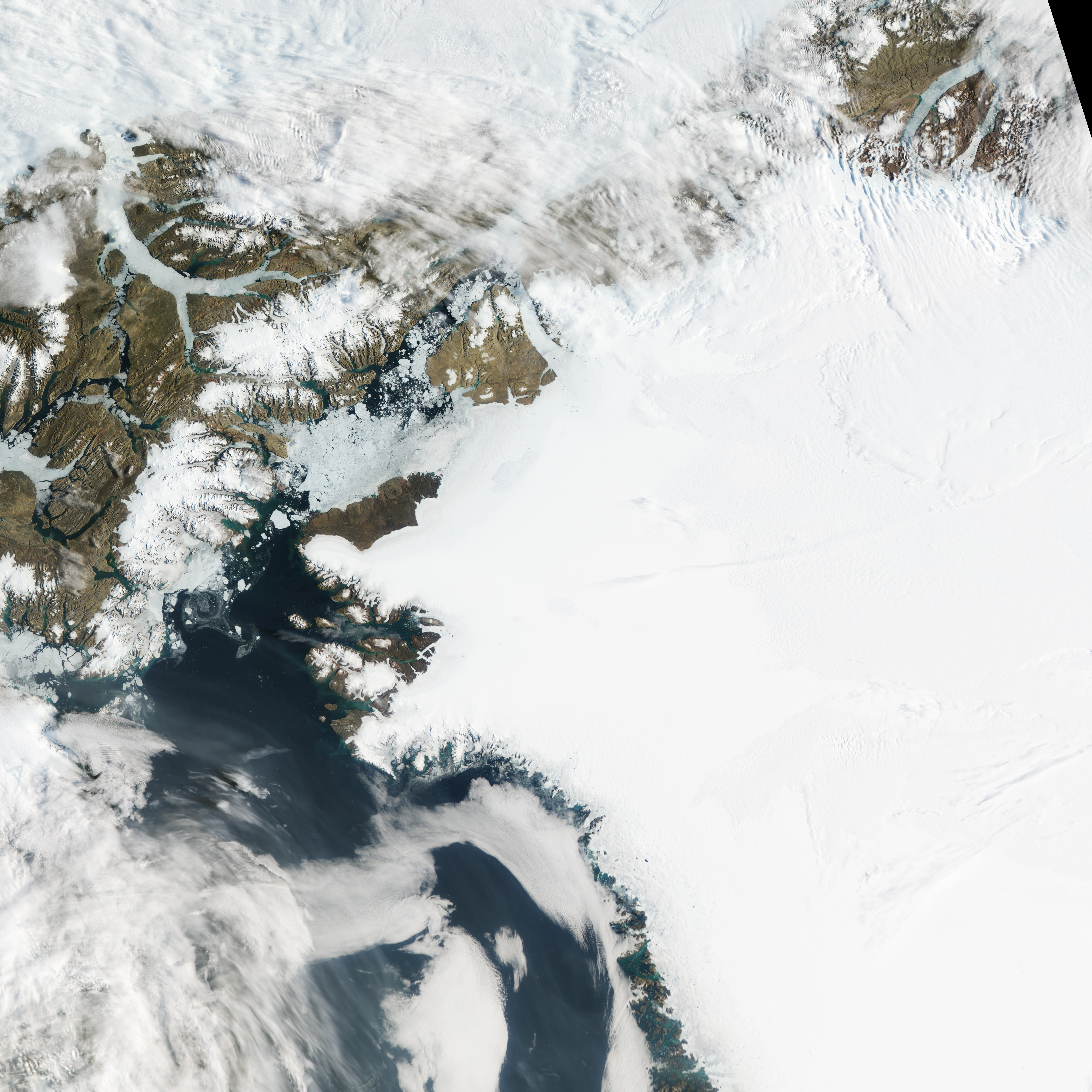 More Ice Breaks off of Petermann Glacier  - related image preview