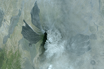 Plume from Ol Doinyo Lengai, Tanzania - related image preview