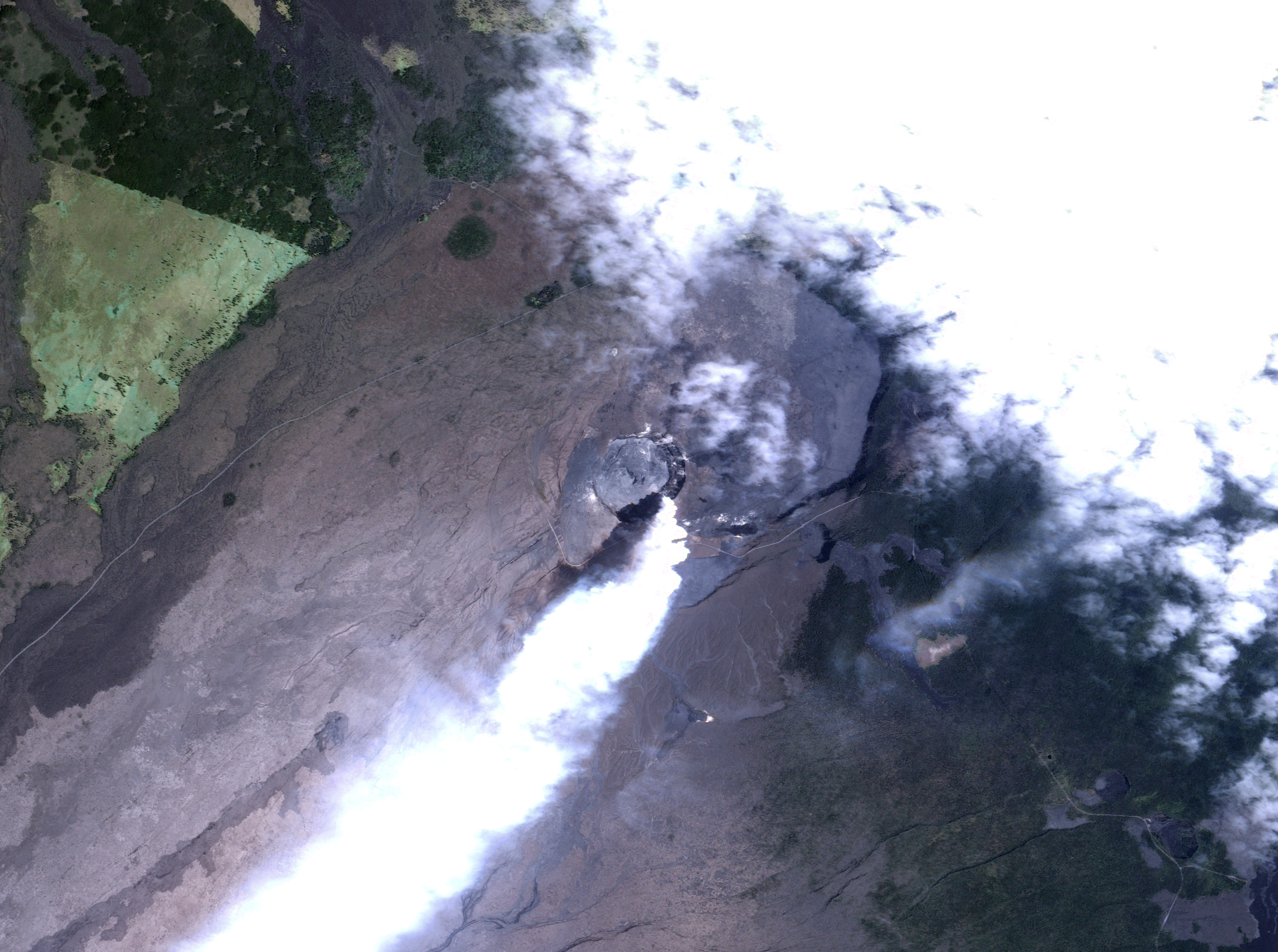 Halema’uma’u Crater Gas Plume - related image preview