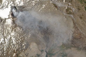 Gas emissions at Volcán Copahue