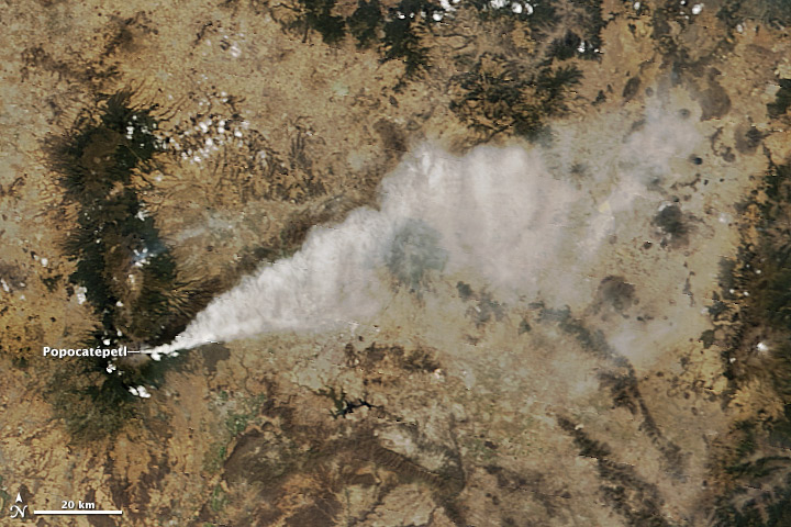 Volcanic Plume from Popocatépetl