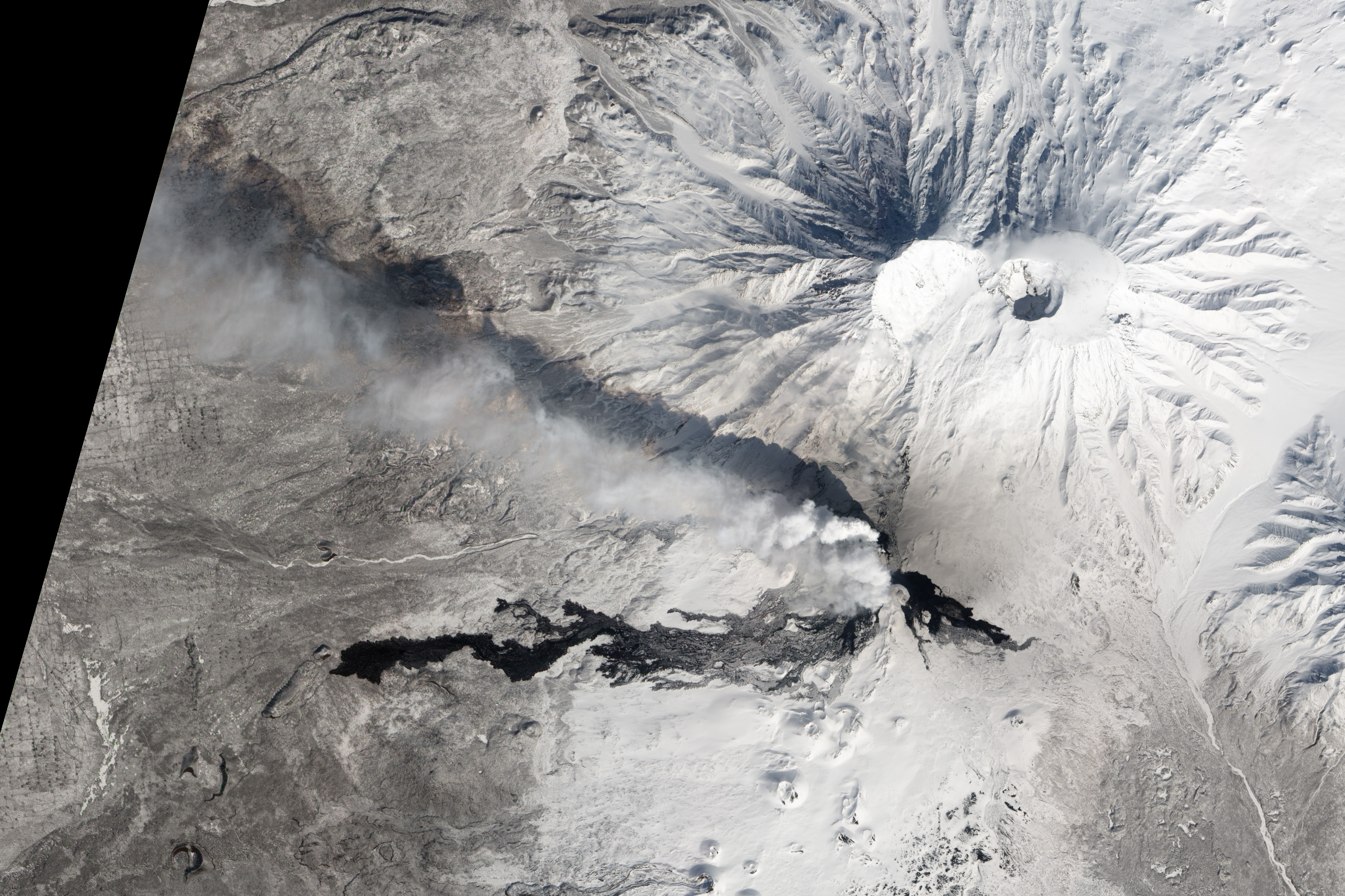 Activity at Tolbachik Volcano - related image preview