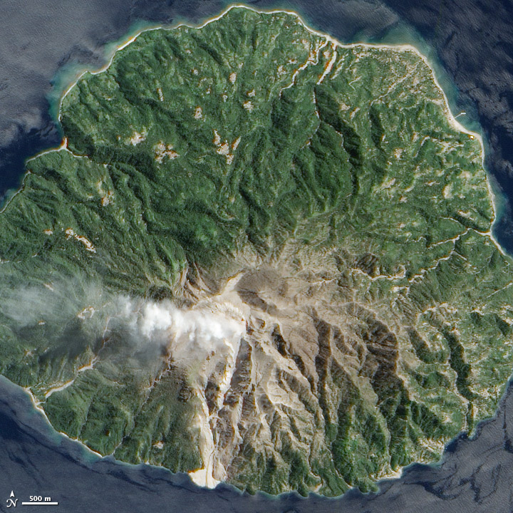 Explosive Eruption at Paluweh