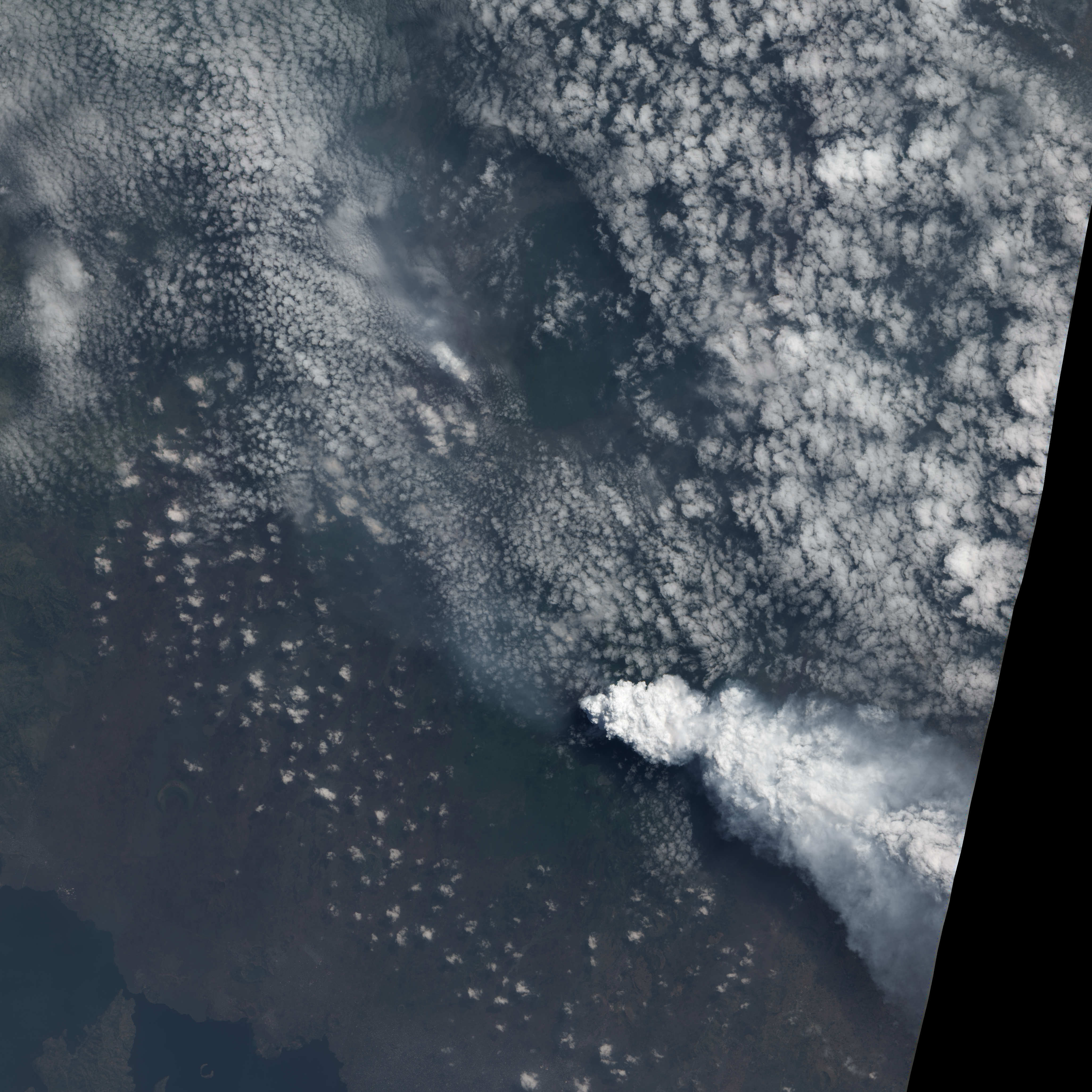 Plume from Nyiragongo - related image preview