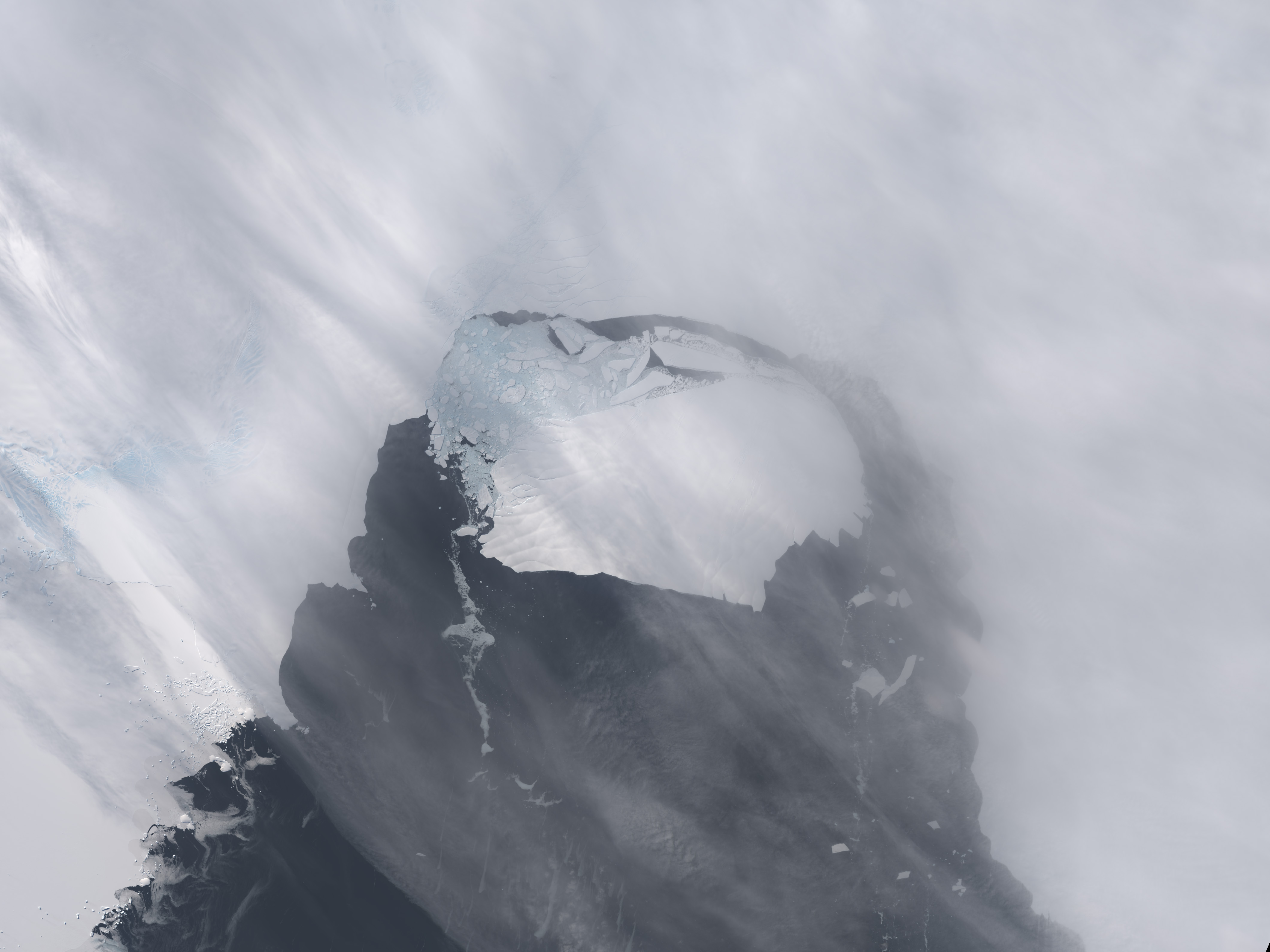 Major Iceberg Cracks off Pine Island Glacier - related image preview
