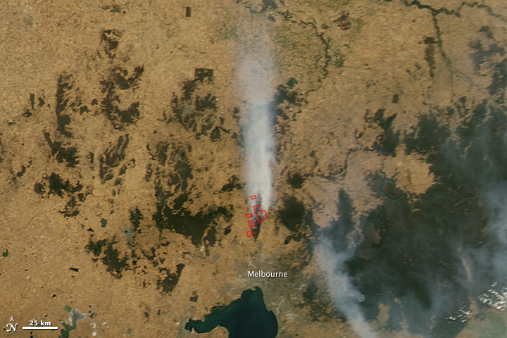 Bushfires rage north of Melbourne