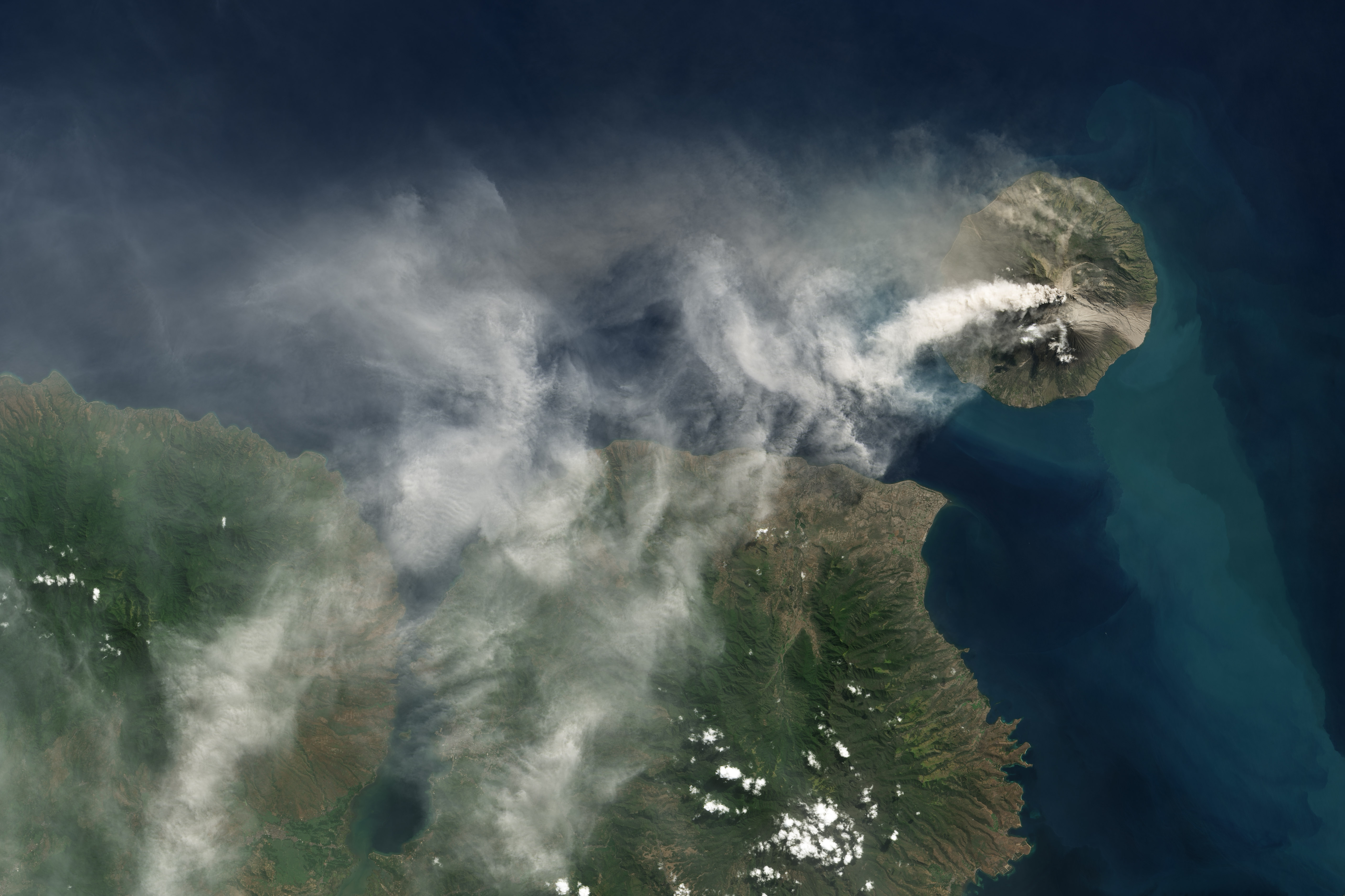Sangeang Api Eruption - related image preview