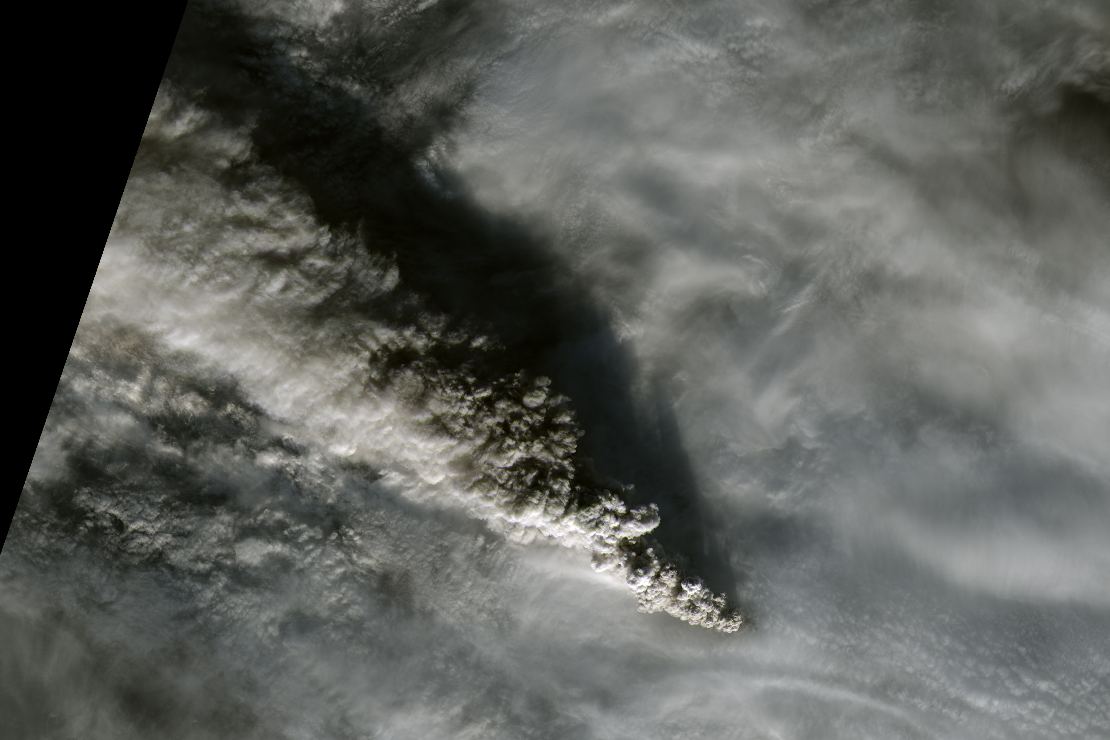 Plumes from Pavlof Volcano - related image preview
