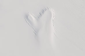 A Mitten Materializes in Greenland
