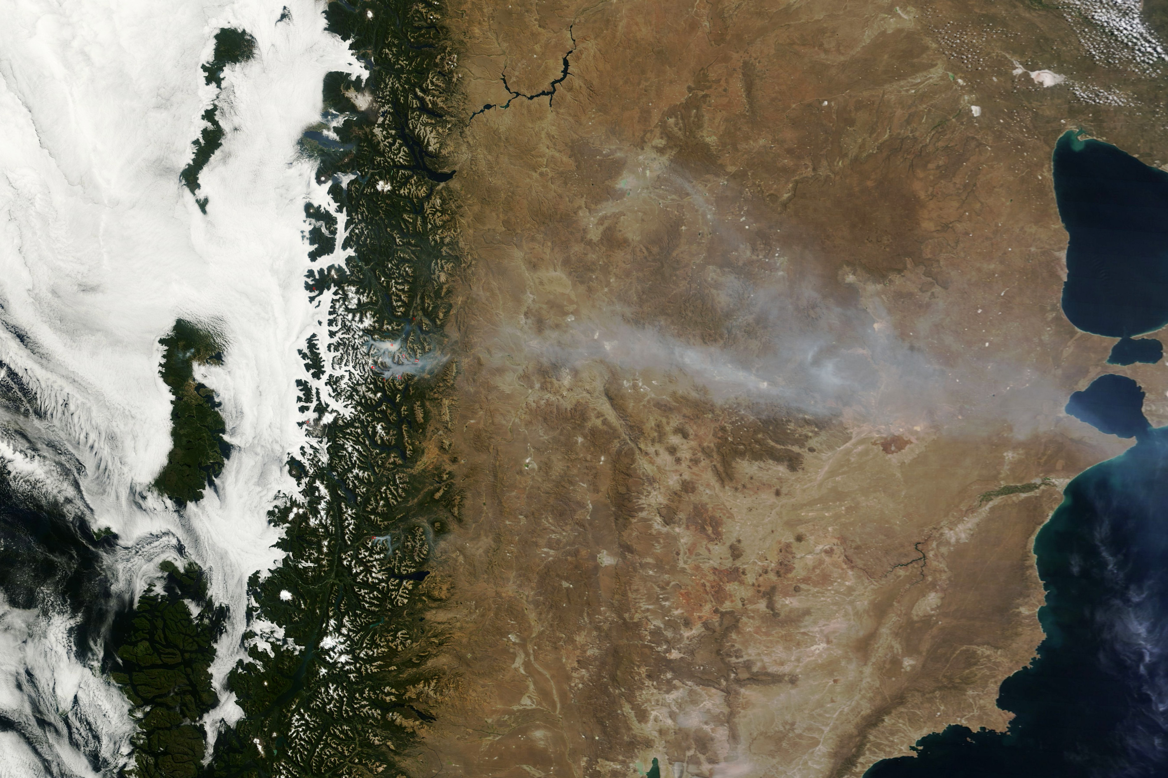 Wildfire in Southern Argentina  - related image preview