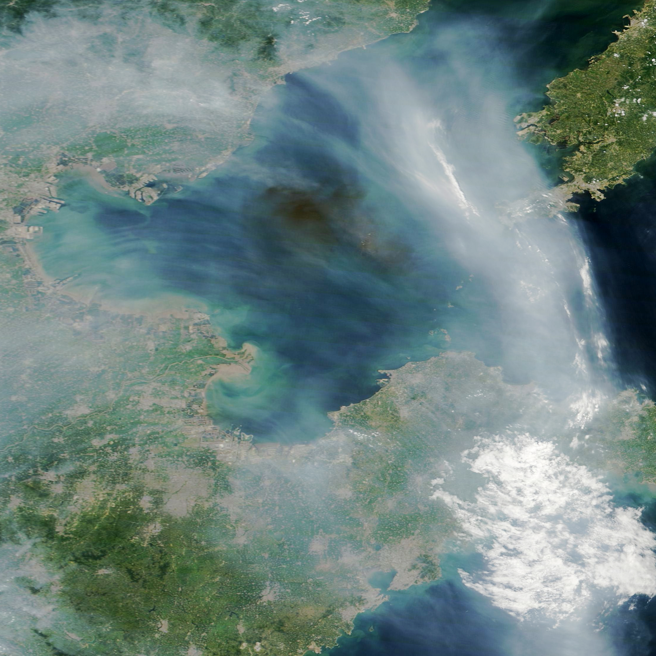 Smoke over the Bohai Sea - related image preview