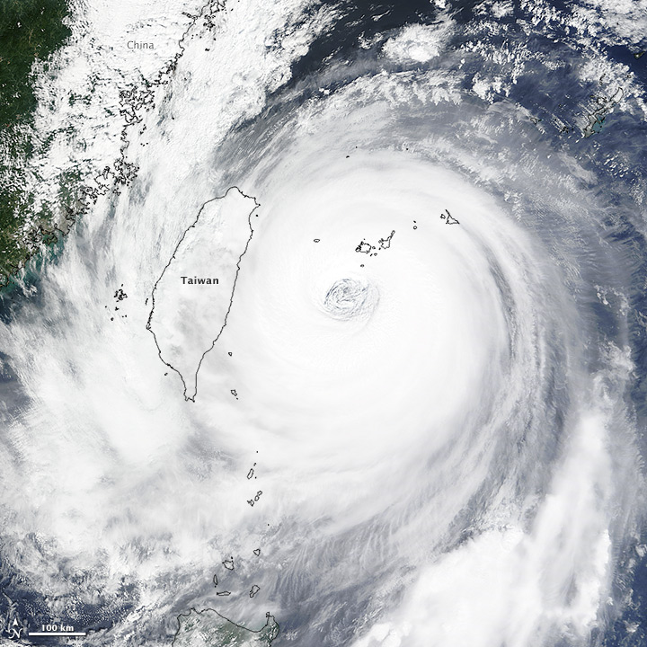 Super Typhoon Dujuan Slams Northern Taiwan 