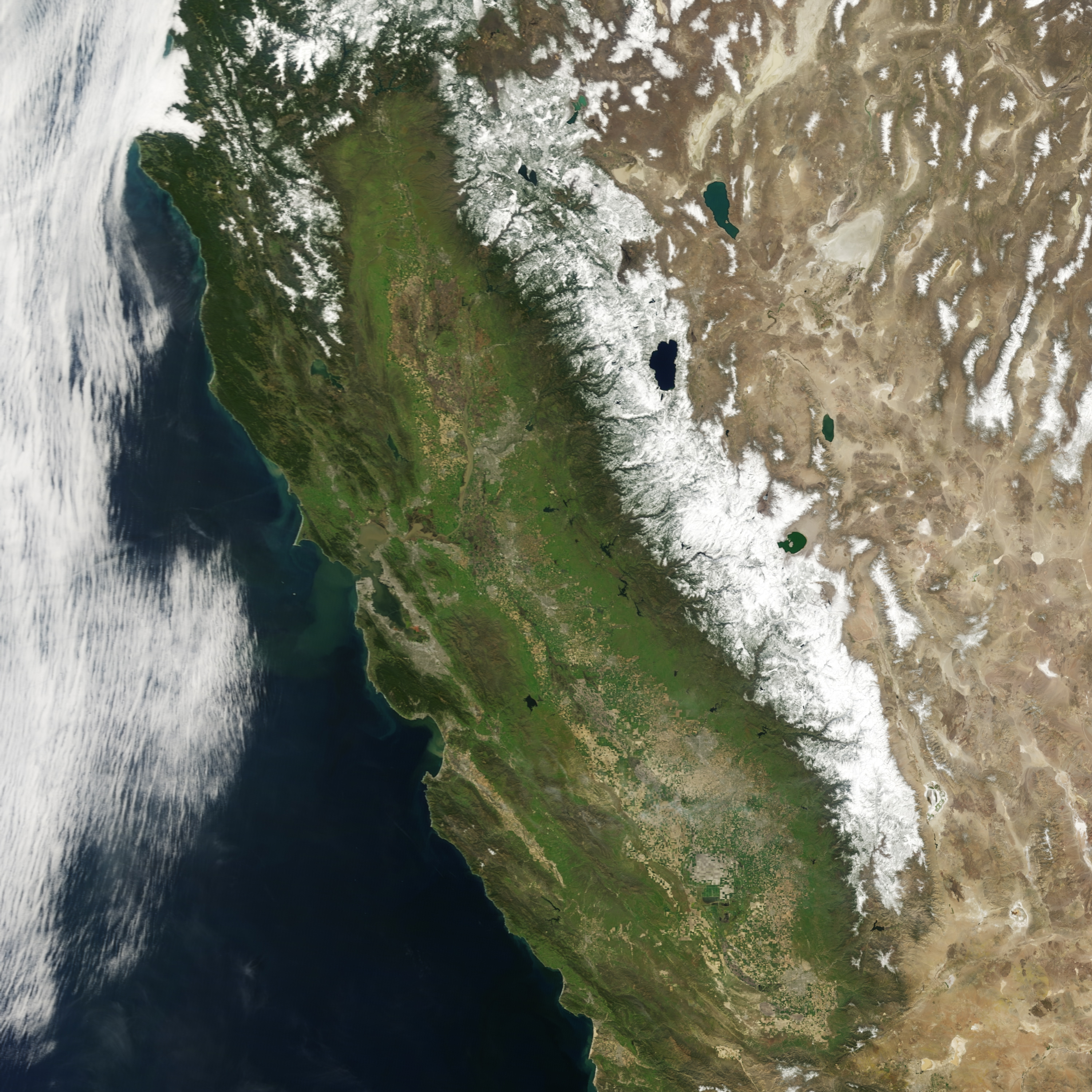 Sierra Nevada Snowpack in a Wet Year, Dry Year - related image preview