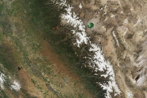 Sierra Nevada Snowpack in a Wet Year, Dry Year