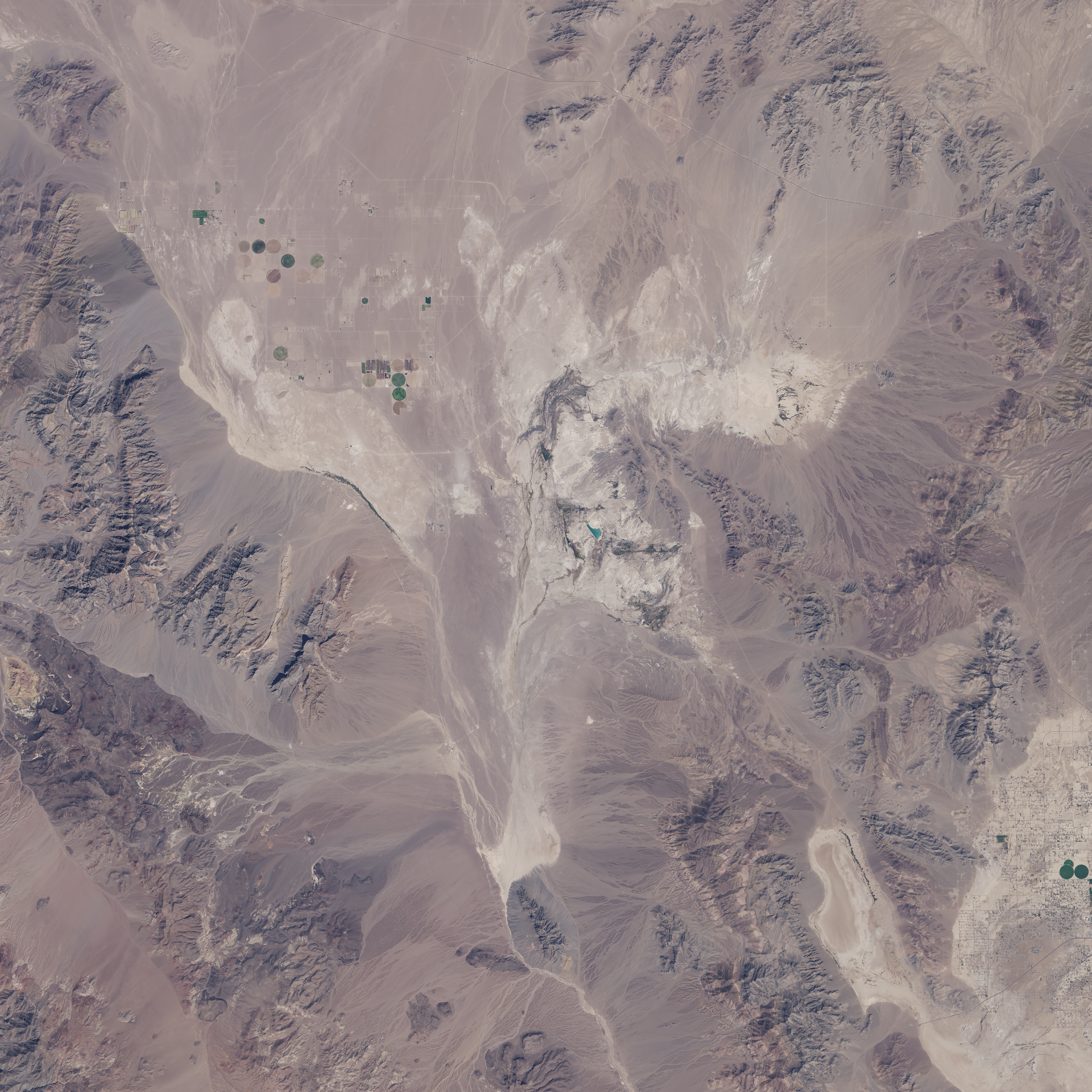 Deluge in the Amargosa and Death Valleys - related image preview
