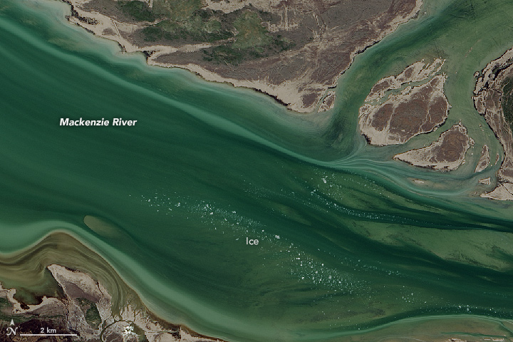 Great Slave Lake: Where the Mackenzie River Begins